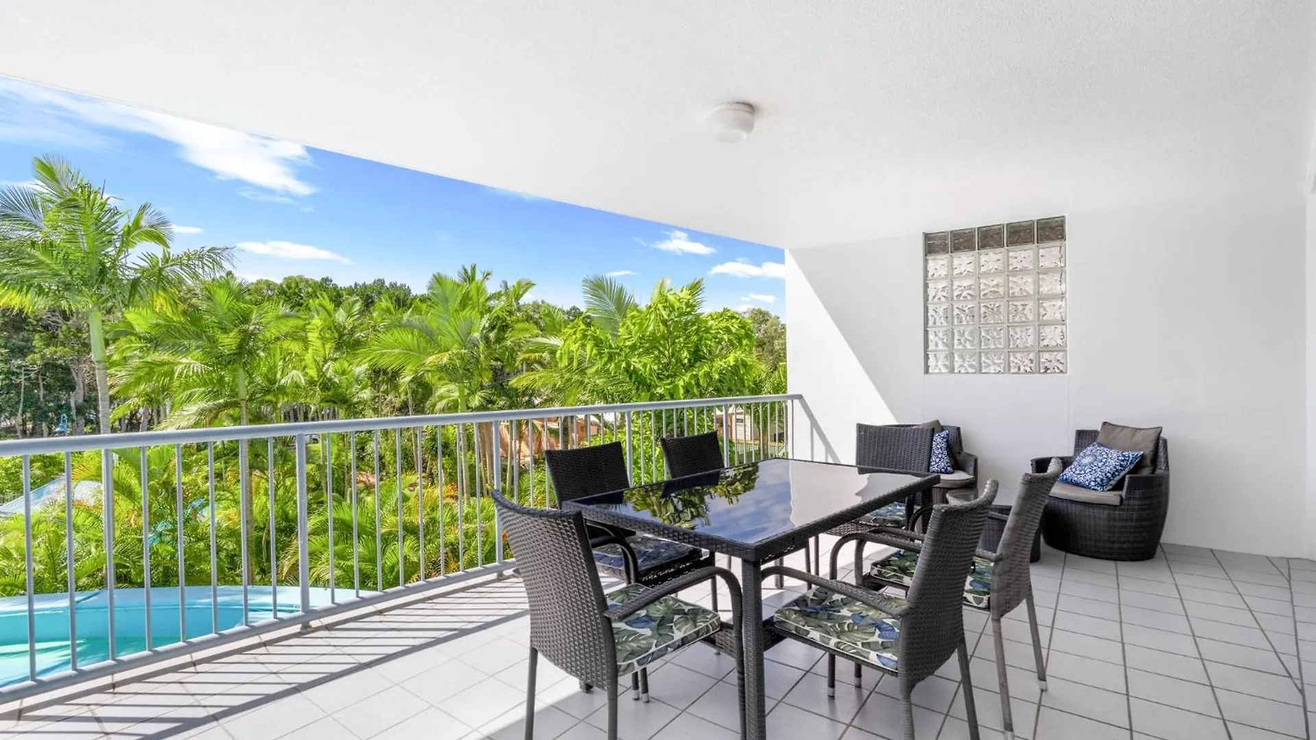 Relaxing Apartment In Resort Torquay
